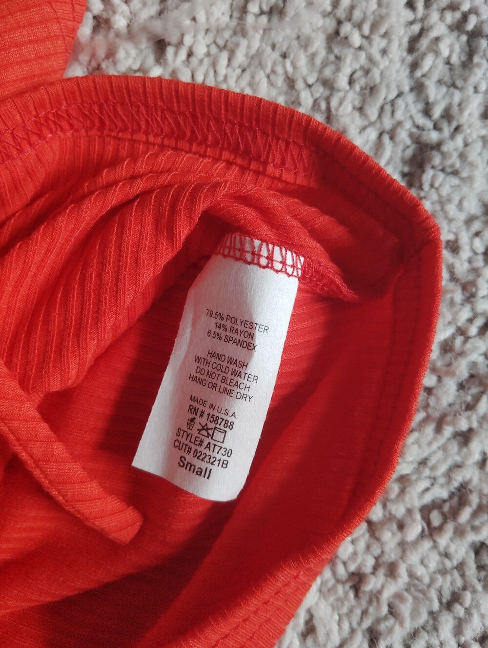 Amable Red Crop Top - Picture 4 of 4